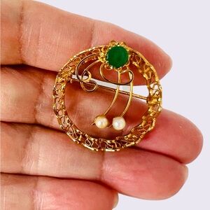 Vintage 12k Gold Filled Green Serpentine Stone Floral Filigree Brooch Faux Pearl